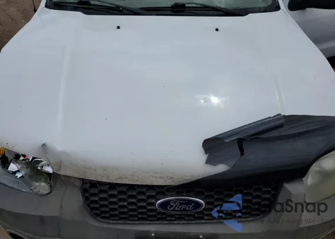 2005 Ford Escape Xlt z USA, uszkodzony, nr VIN 1FMYU93115KC21517